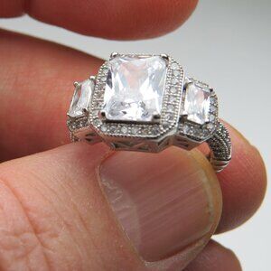 *925 Sterling Silver Diamond Cluster Ring
